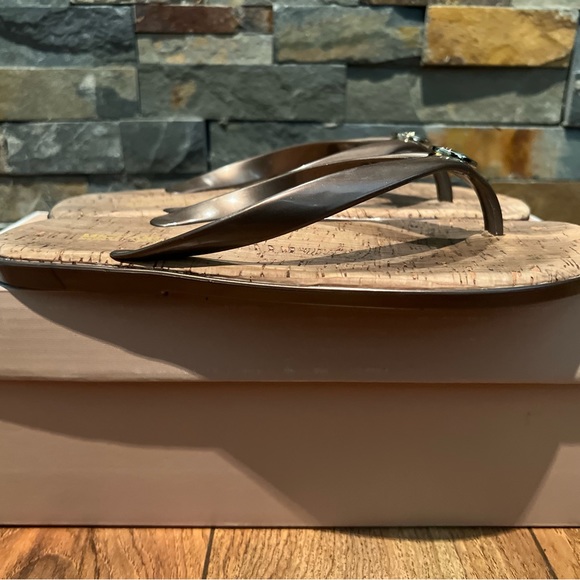 Michael Kors Jet Set Jelly Flip Flops - Picture 3 of 6